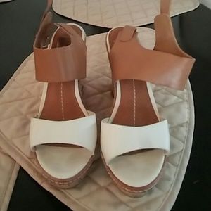 Dolcevita wedges